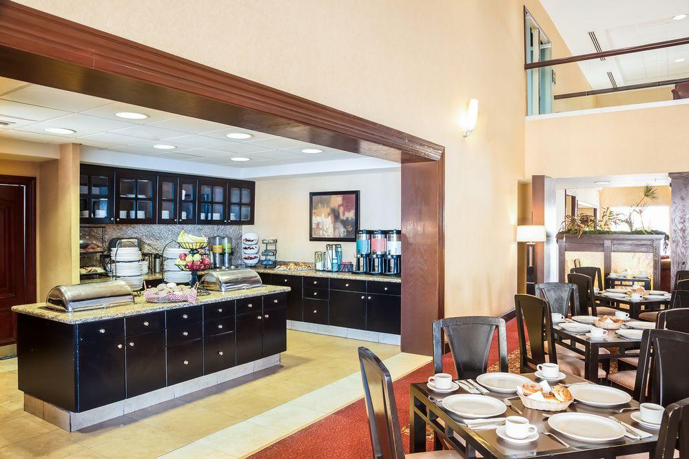 Wyndham Garden Torreon Tecnologico Hotel Ngoại thất bức ảnh