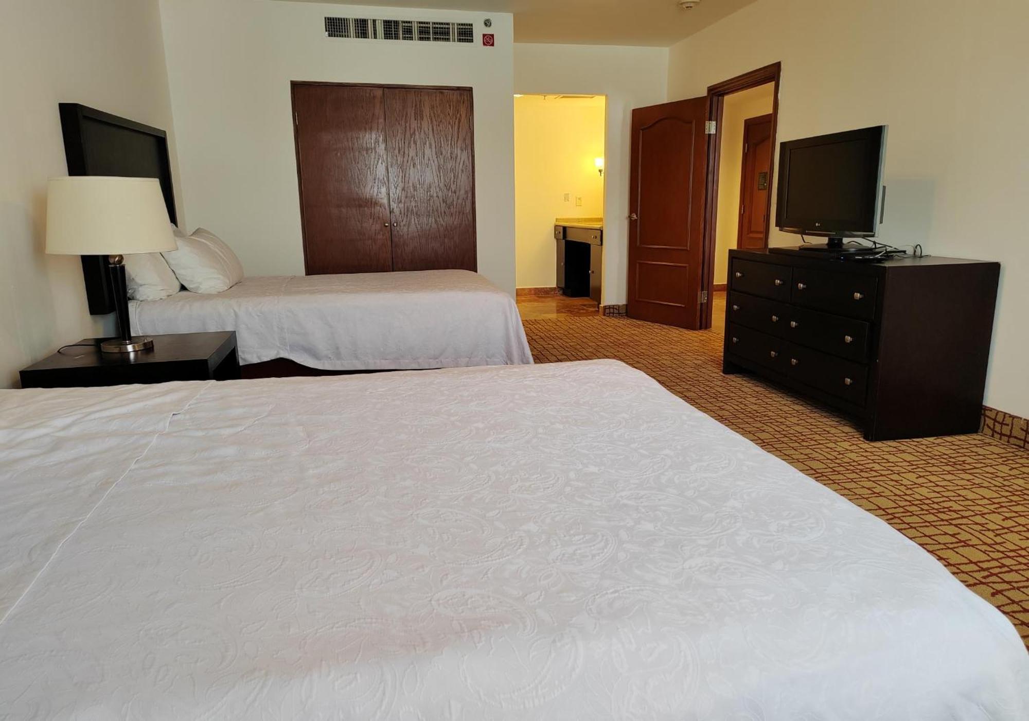 Wyndham Garden Torreon Tecnologico Hotel Ngoại thất bức ảnh