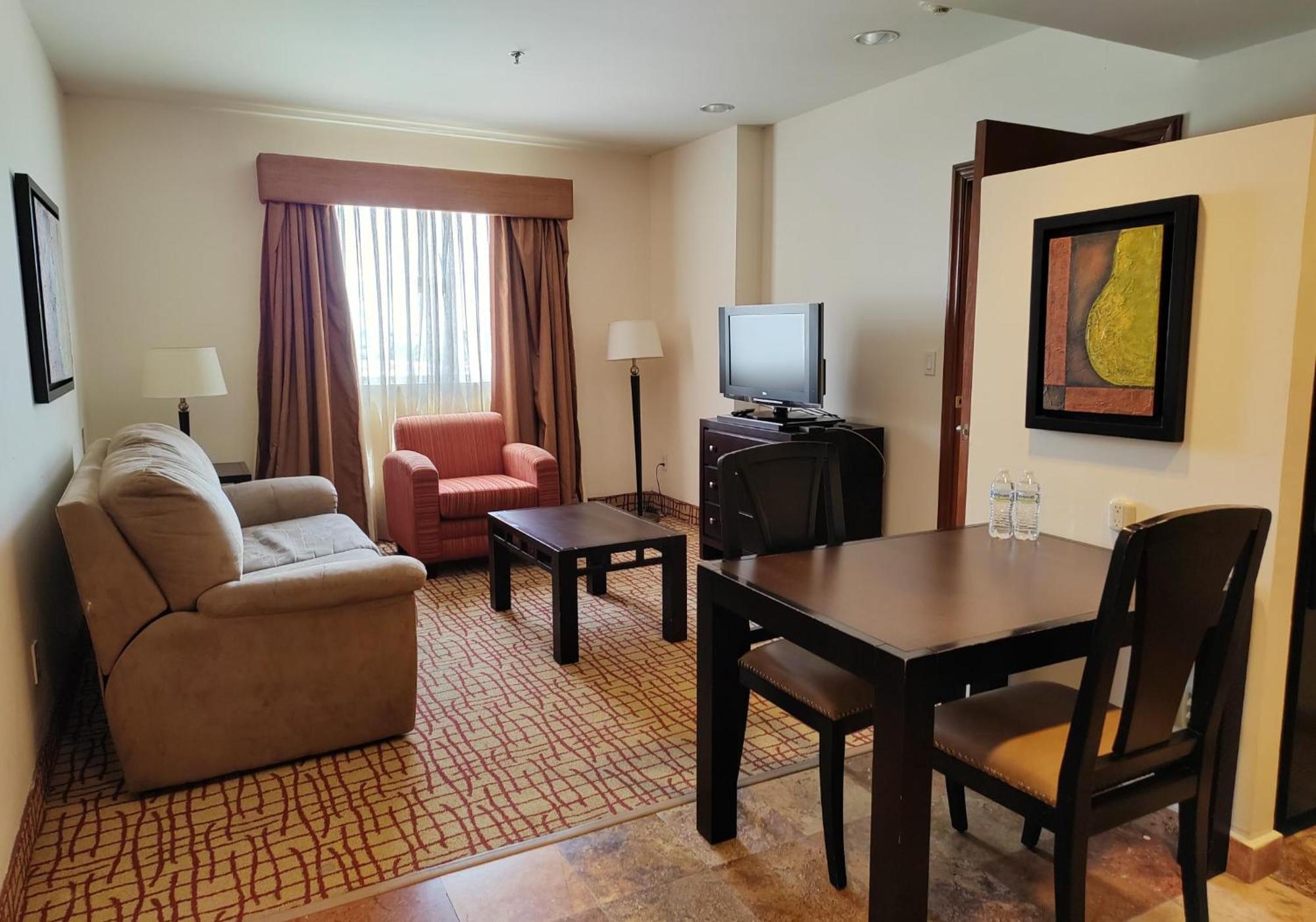 Wyndham Garden Torreon Tecnologico Hotel Ngoại thất bức ảnh