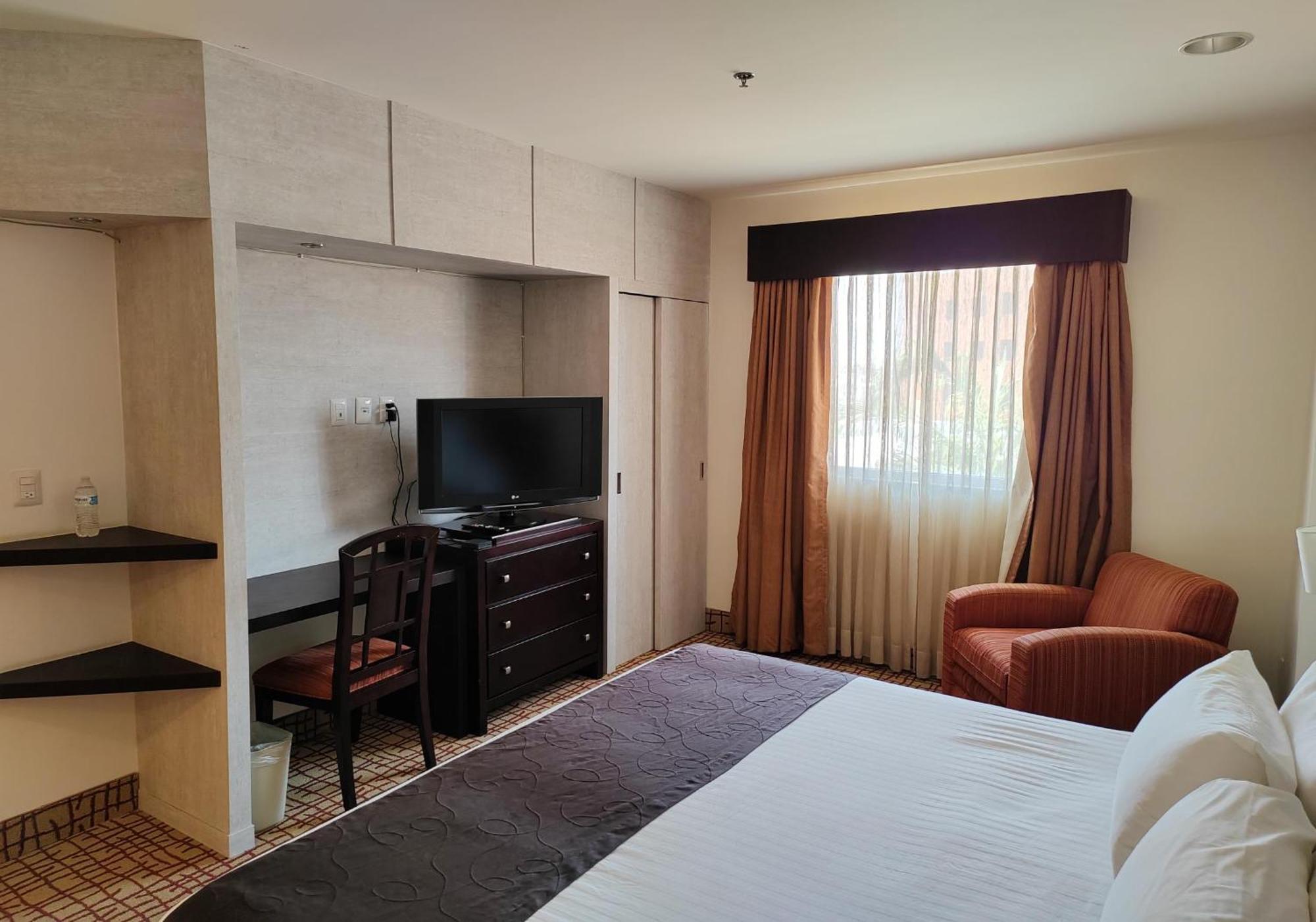 Wyndham Garden Torreon Tecnologico Hotel Ngoại thất bức ảnh